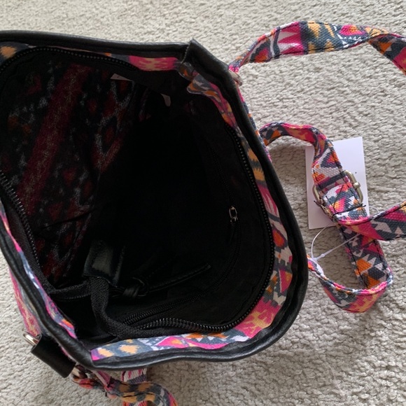 Should Bag with Tribal Print (NWT) - Picture 6 of 6